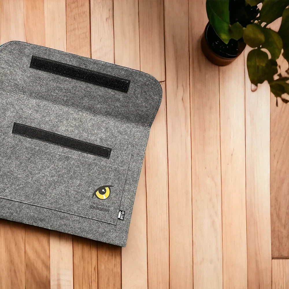 Laptoptasche aus RePET-Filz mit Tiergarten Logo